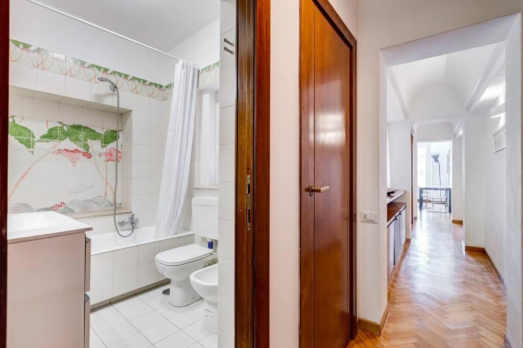 Luminous Apartment Few Steps From Piazza Navona Ngoại thất bức ảnh