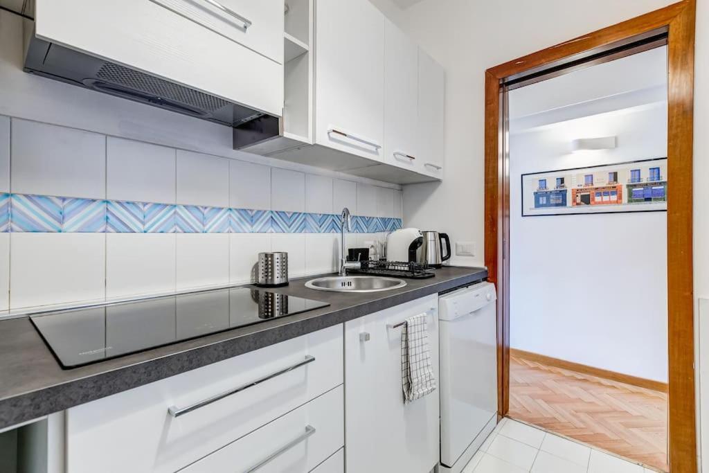 Luminous Apartment Few Steps From Piazza Navona Ngoại thất bức ảnh
